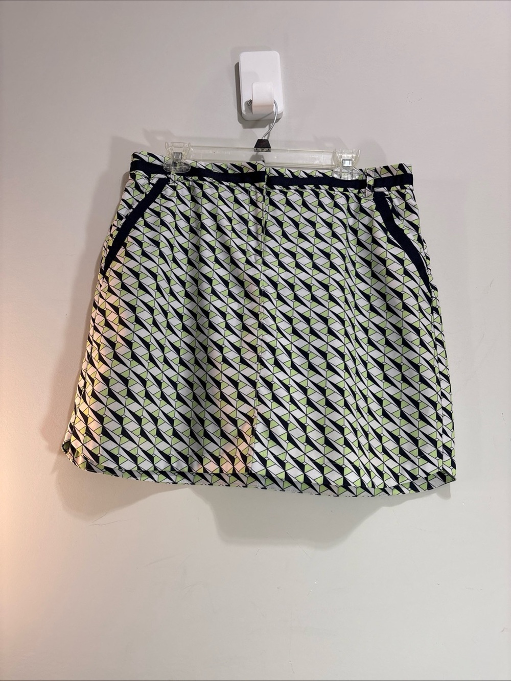 NIVO Geometric Print A-Line Golf Skirt in Navy and Lime - 1451